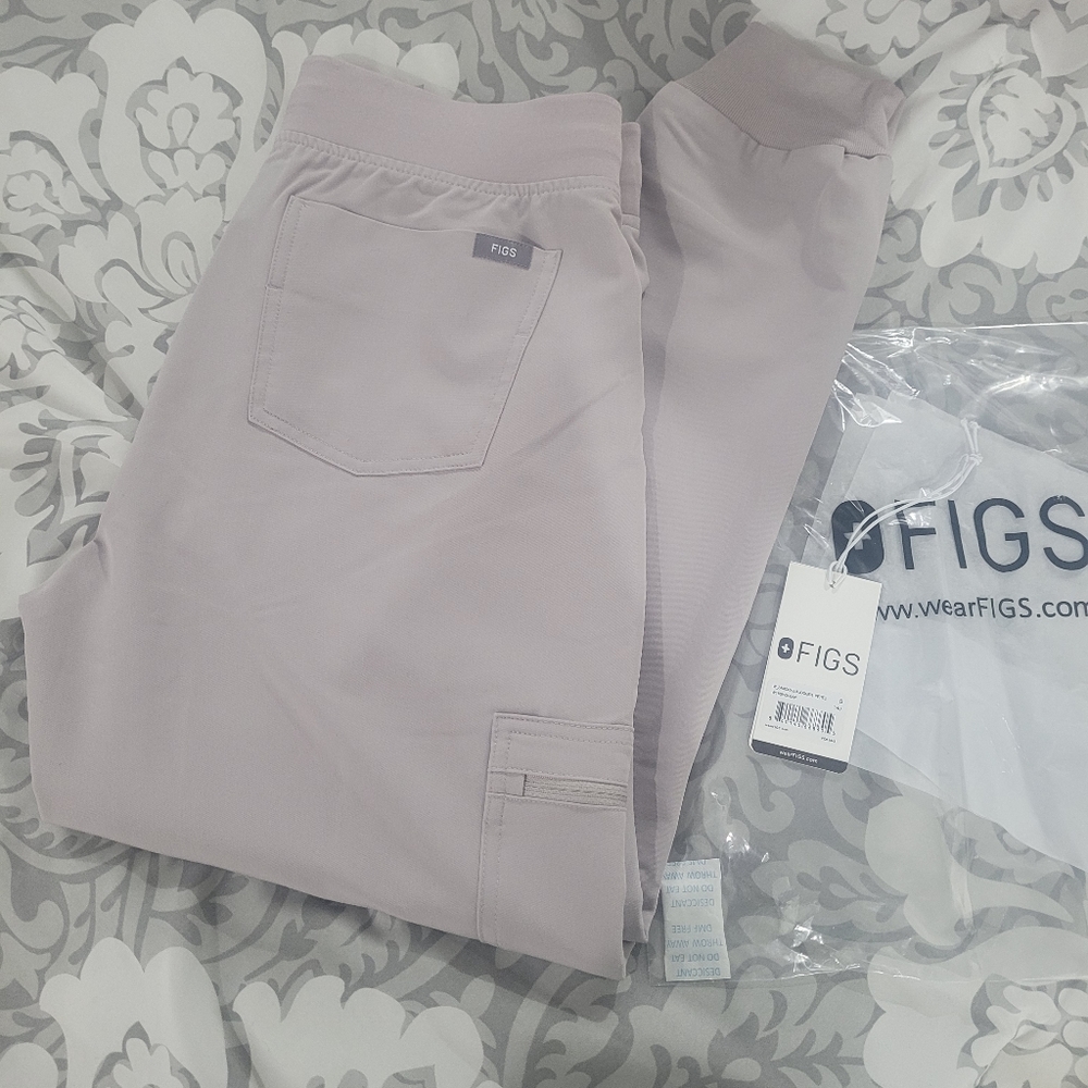 Figs Women's Track Pants Joggers in Light Mauve